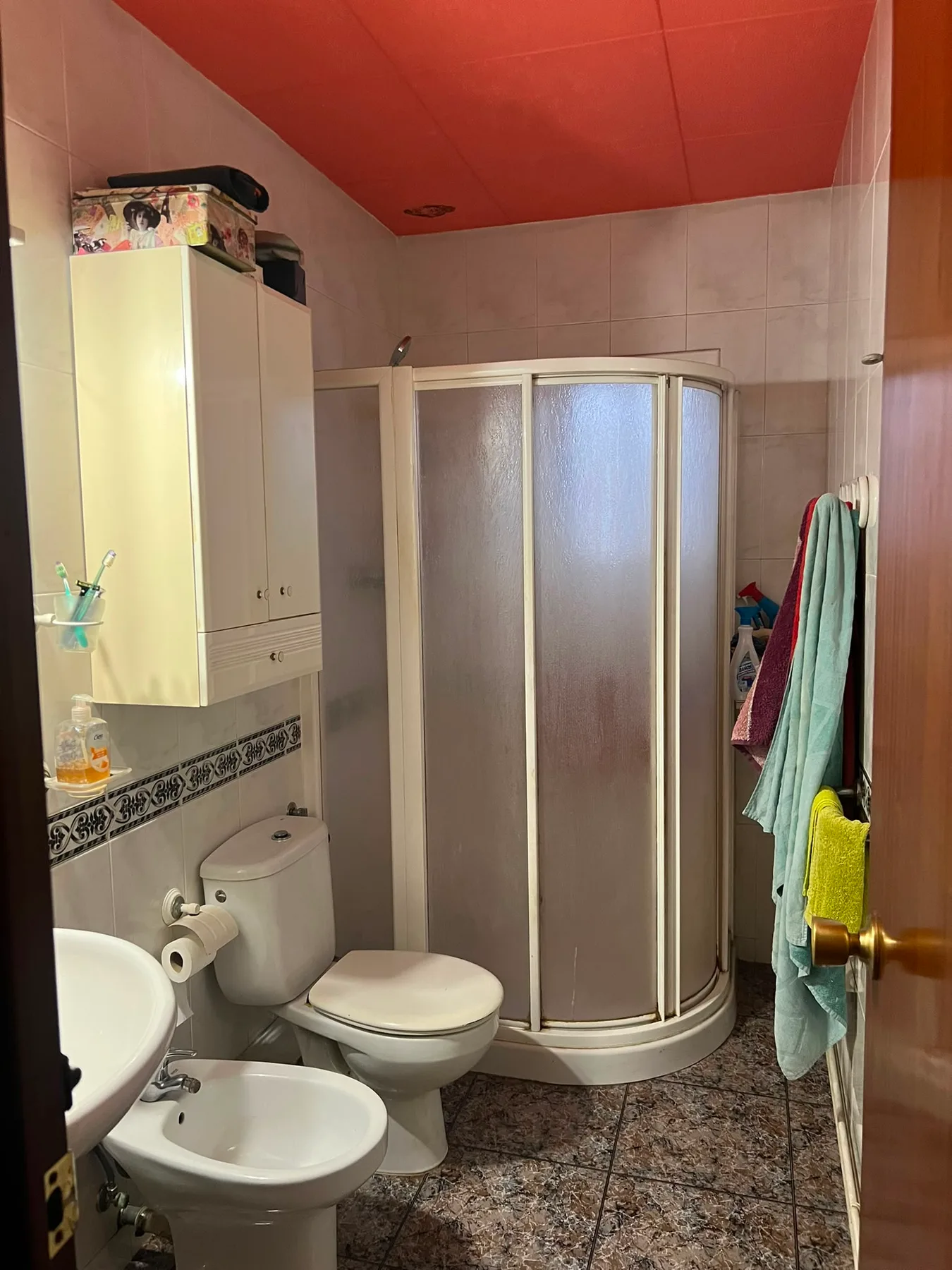 Reforma de piso completo con baño y cocina en Badalona (antes)