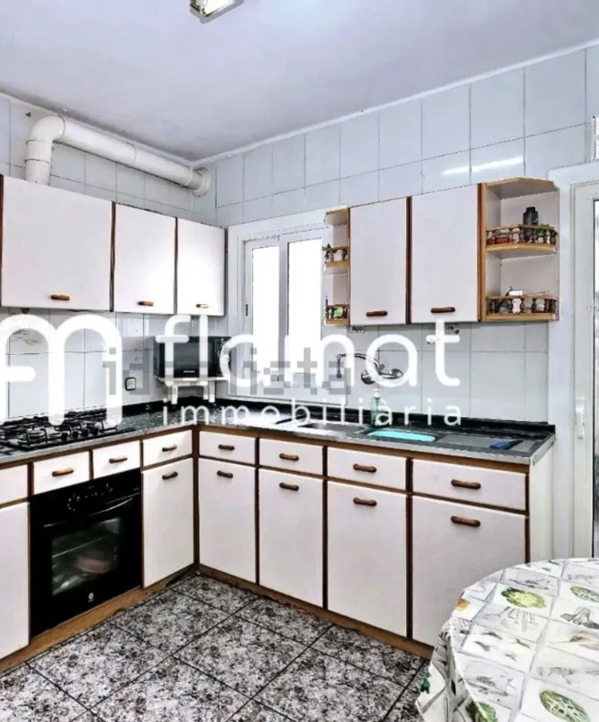 Reforma de piso completo con baño y cocina en Badalona